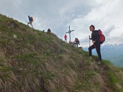 76 spunta la croce dal monte...